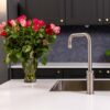 flöde Hjul  | Single Lever Industrial Style Kitchen Tap | Swan Neck Design | Brushed Steel