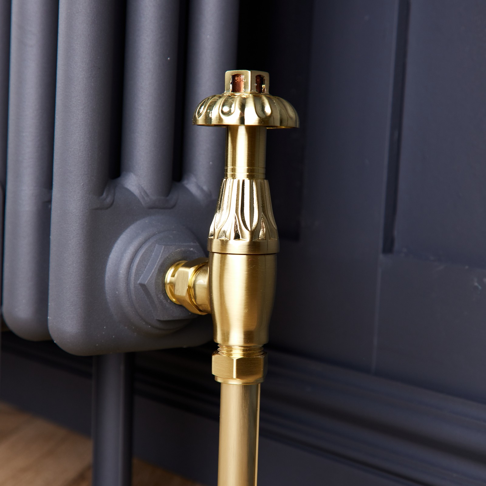 EALING-744RT-ANGLED 4