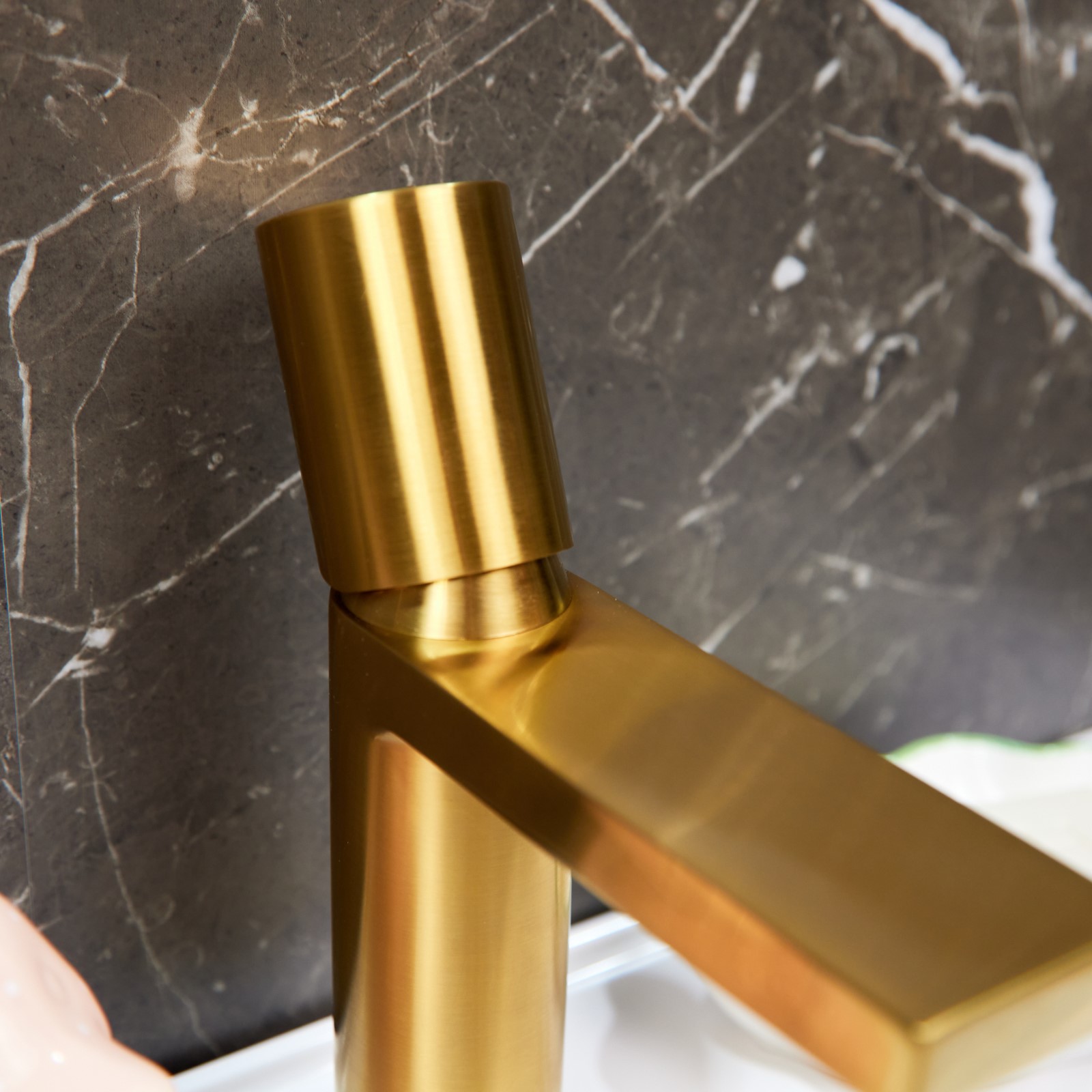 Limingen-Brushed-Gold5